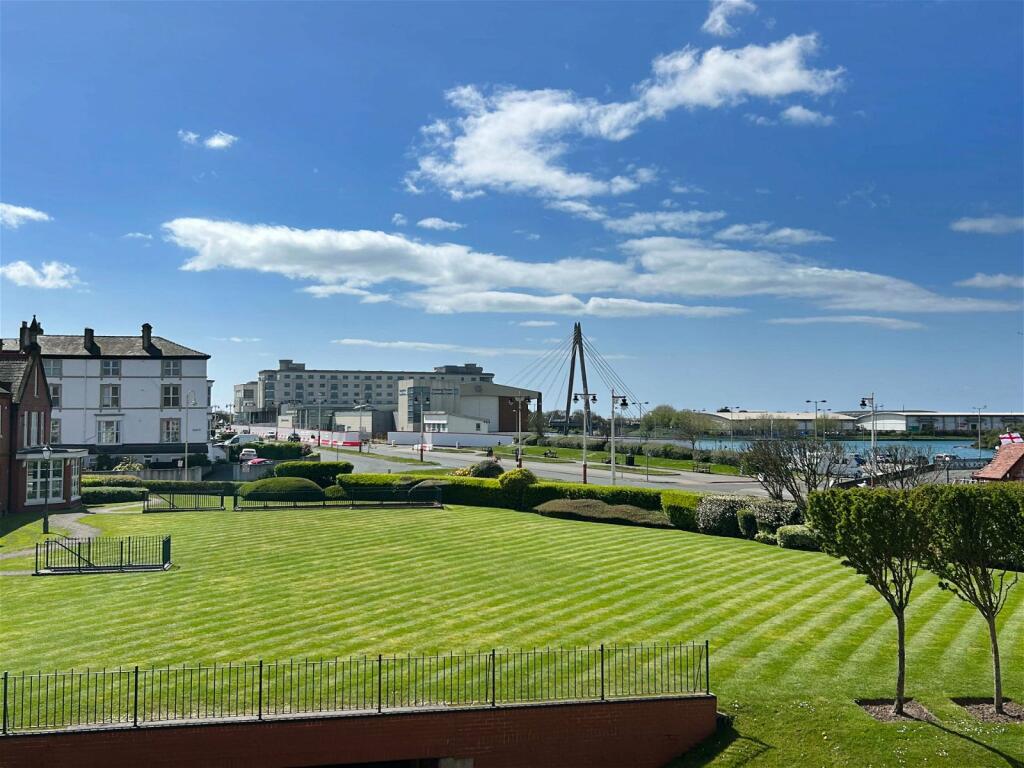 2 bedroom apartment for sale in Marine Gate Mansions, Southport, PR9