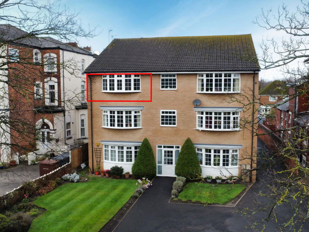 Main image of property: Flat 5, 51 Queens Road, Hesketh Park, Southport, PR9 9HB