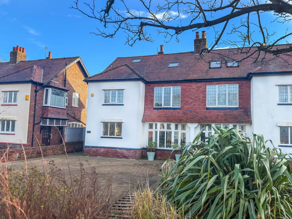 Main image of property: Liverpool Road, Southport, PR8 3BN