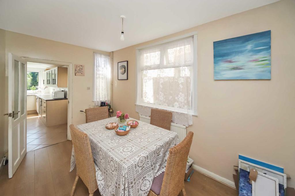 3 bedroom semidetached house for sale in Lancaster Avenue, Hitchin, SG5