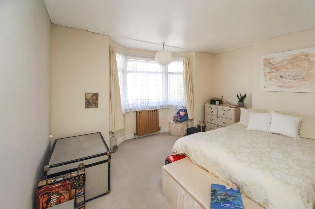3 bedroom semidetached house for sale in Lancaster Avenue, Hitchin, SG5