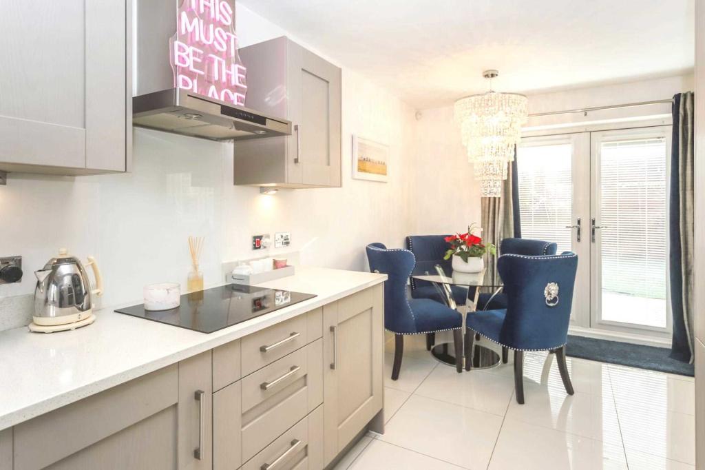 3 bedroom detached house for sale in Aston Clinton, HP22