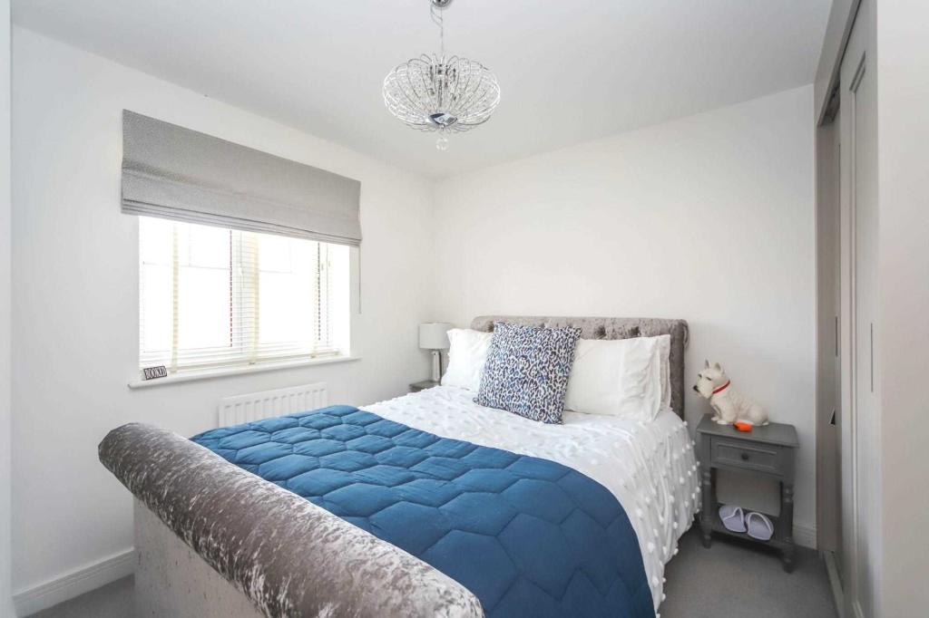 3 bedroom detached house for sale in Aston Clinton, HP22