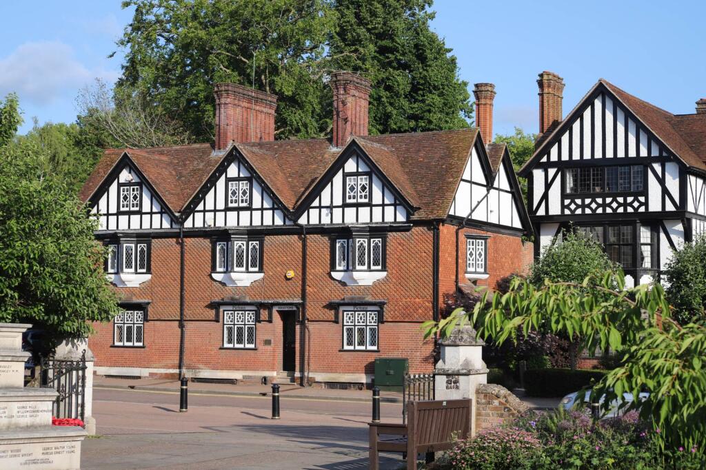 Main image of property: High Street, Tring