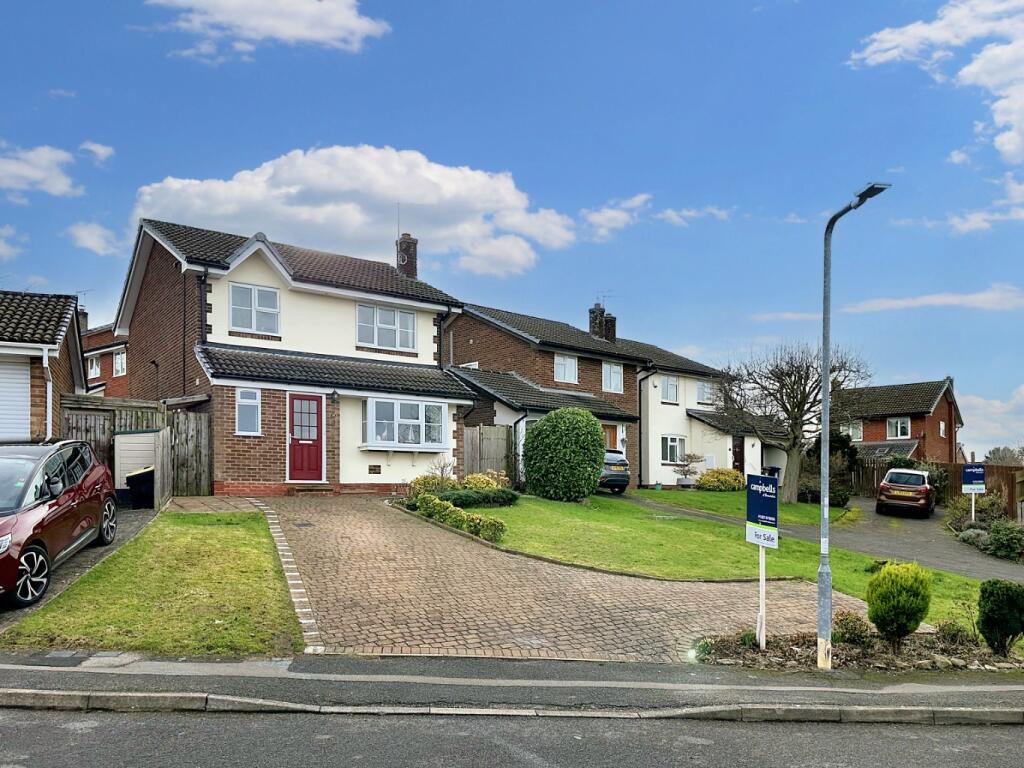 3 bedroom detached house for sale in Greenway, Braunston