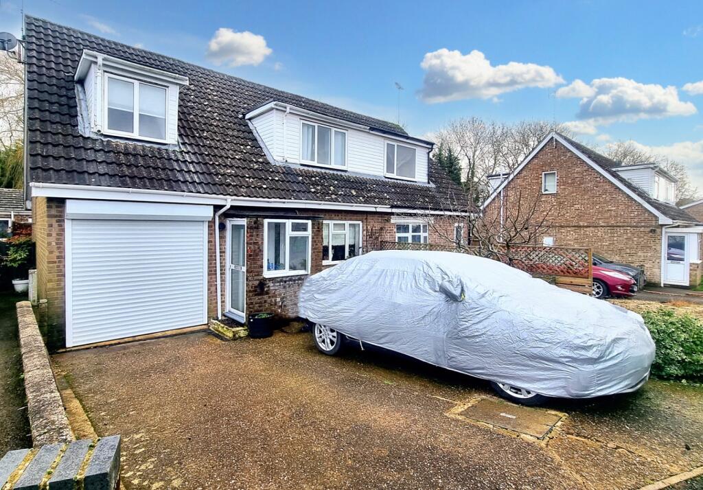 4 bedroom semidetached house for sale in Central Avenue, Woodford Halse, NN11 3QQ, NN11