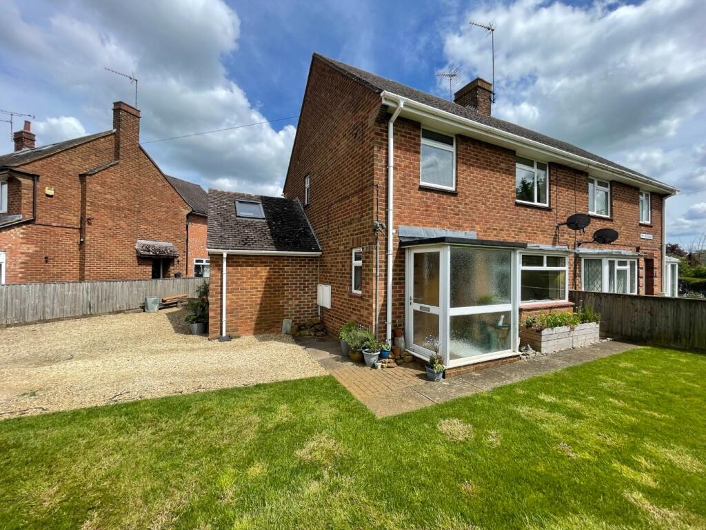 3 bedroom semidetached house for sale in The Causeway, Byfield, NN11