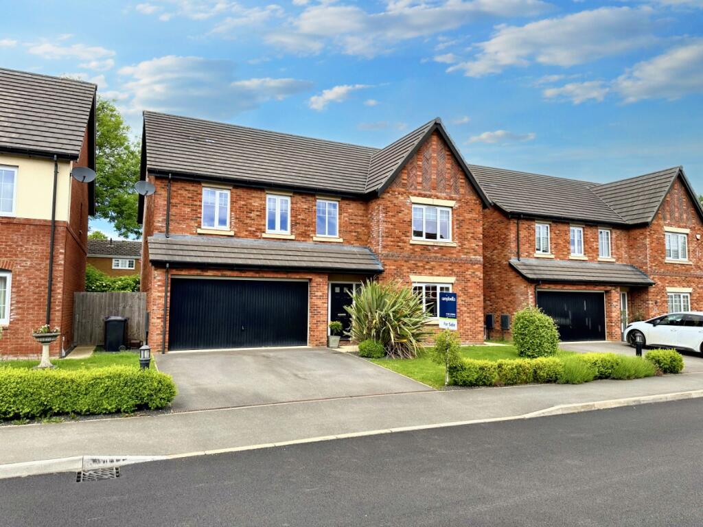 5 bedroom detached house for sale in Buttercup Drive, Daventry, NN11 4FW, NN11