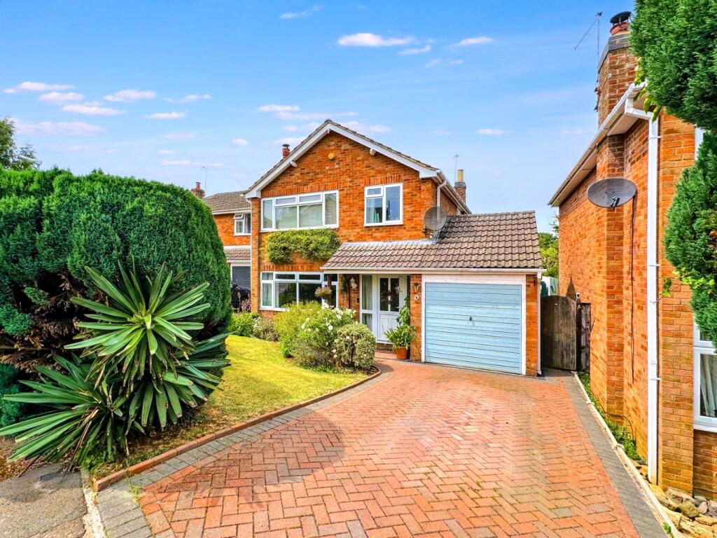 Main image of property: The High Leys, Crick, NN6 7TE