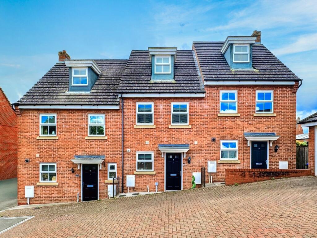 Main image of property: 6 Coughton Close, Daventry, NN11 8AW