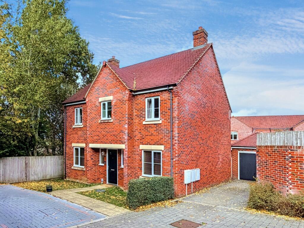 Main image of property: 5 Cottesbrooke Close, Daventry, NN11 8BF