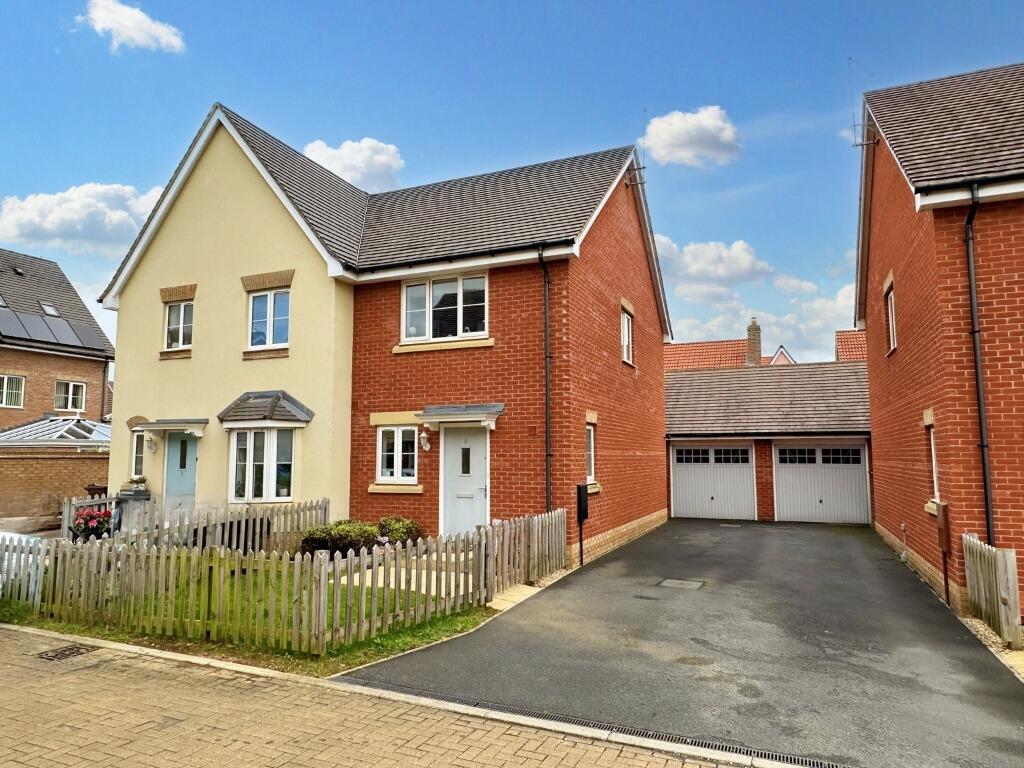 Main image of property: St. Botolph Close, Daventry, NN11 2LR