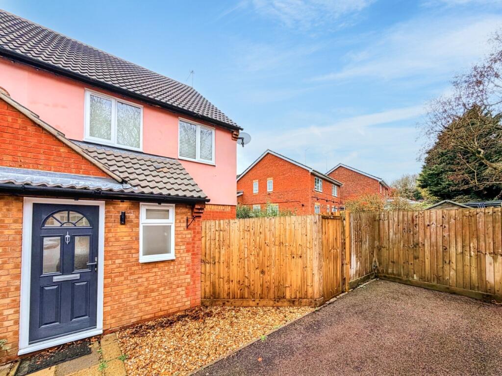 Main image of property: 37 Hillary Close, Daventry, NN11 0SN