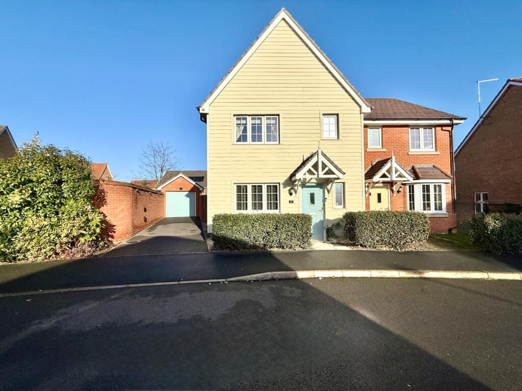 Main image of property: 41, Boxgrove Way, Daventry, NN11 2PQ