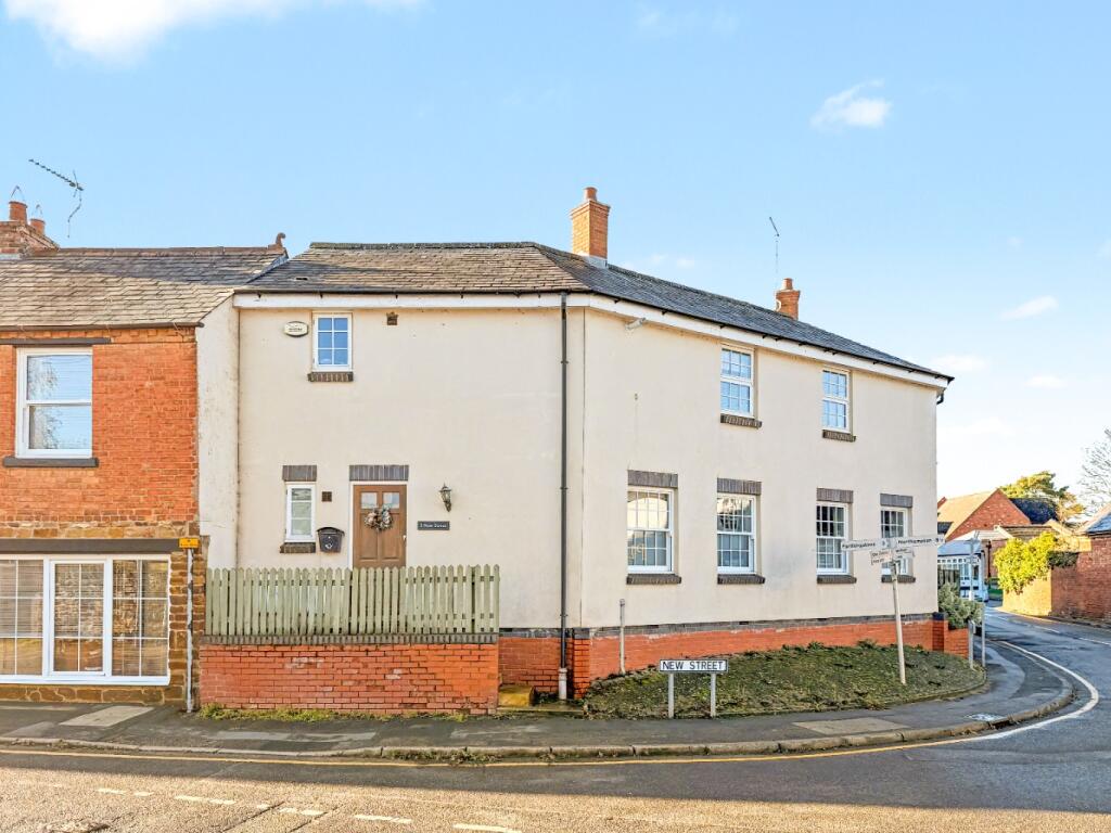Main image of property: 3 New Street Weedon NN7 4QS