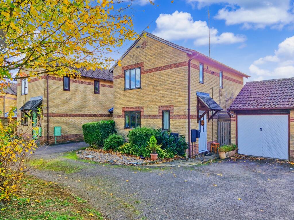 Main image of property: 8 Birch Close, Woodford Halse, NN11 3NF