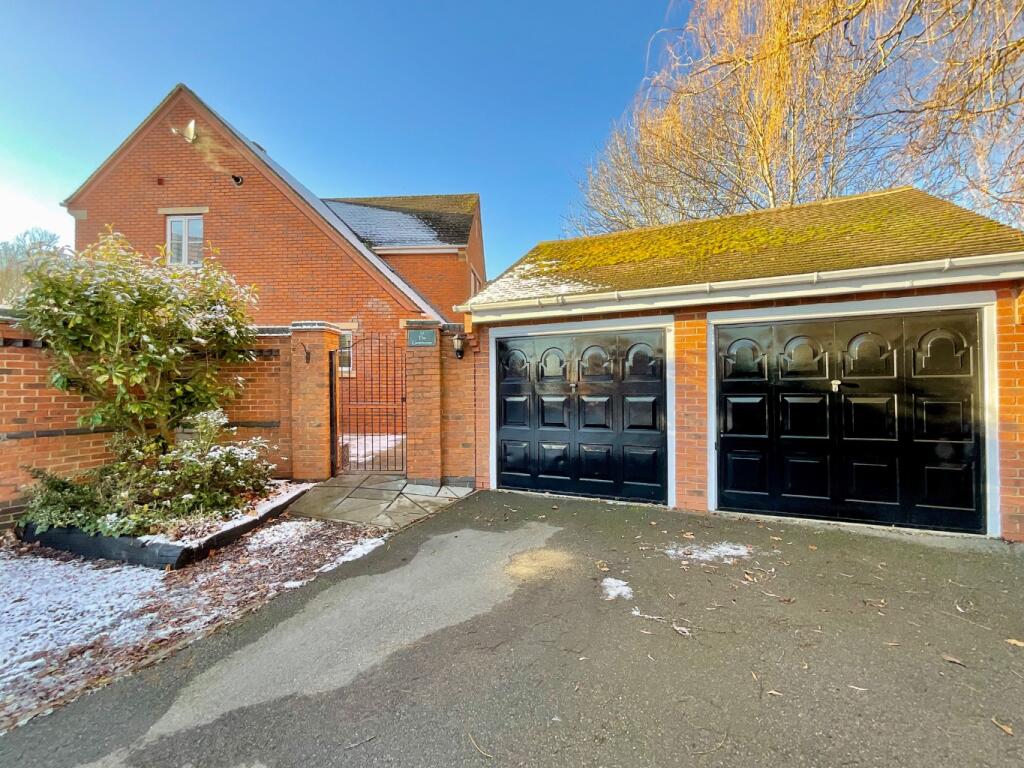 Main image of property: The Gatehouse, 29 Ashton Close, Daventry, NN11 9YW