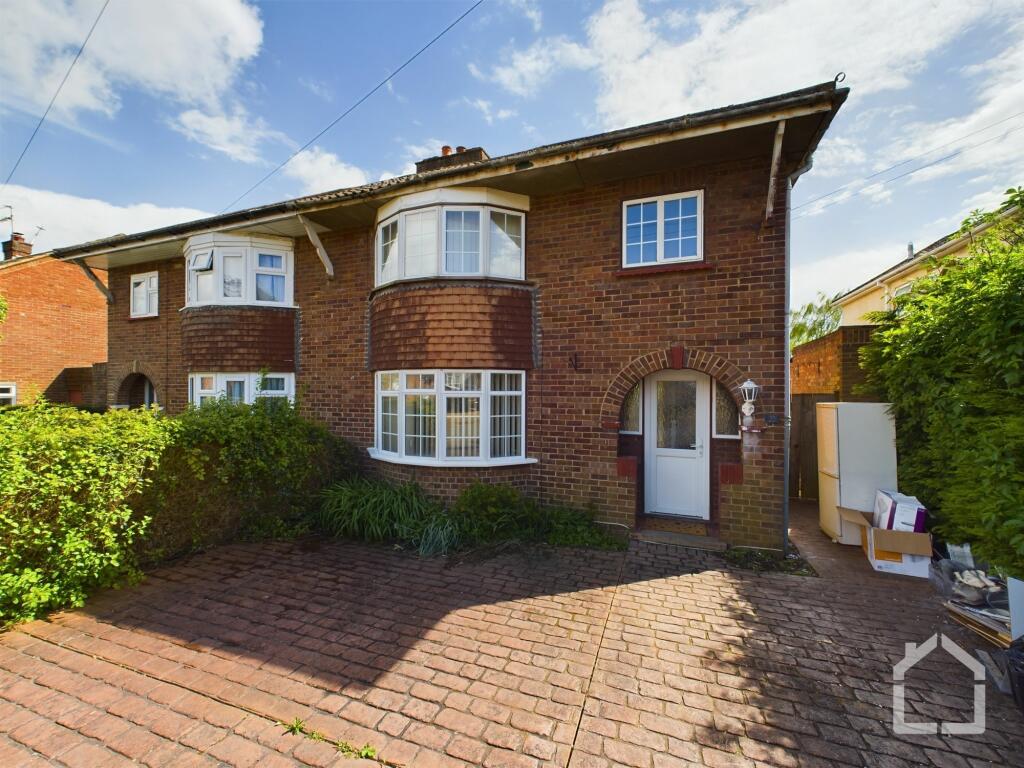 3 bedroom semi-detached house for rent in St. Catherines Avenue, Bletchley, MK3