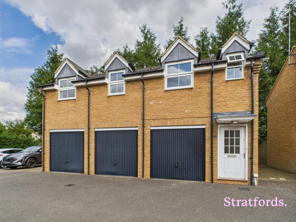 Main image of property: Eagle Close, Leighton Buzzard, LU7