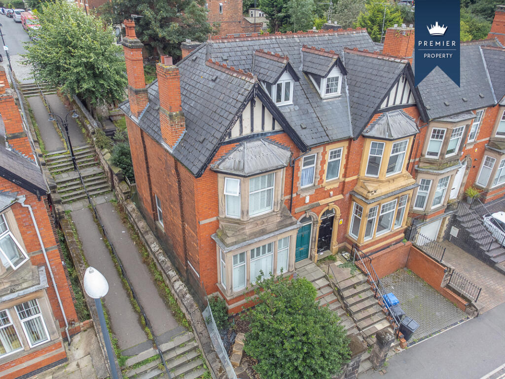 4 bedroom terraced house for sale in Burton Road, Derby, DE23
