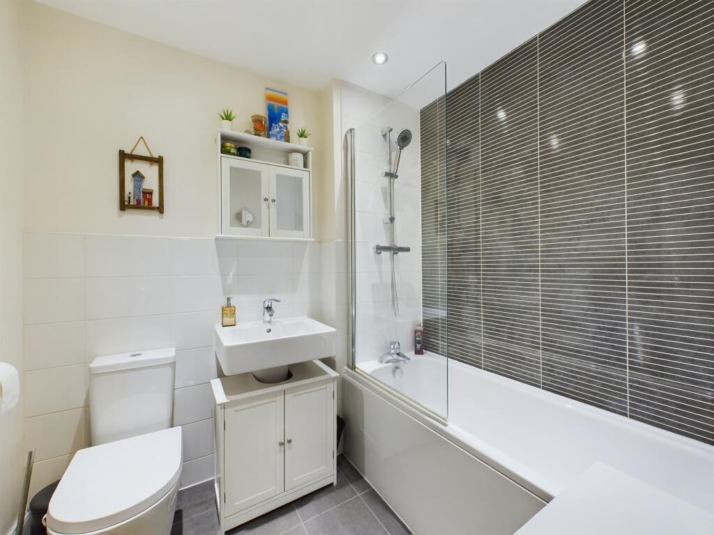 Additional property image - Earls Drive, Stenson Fields