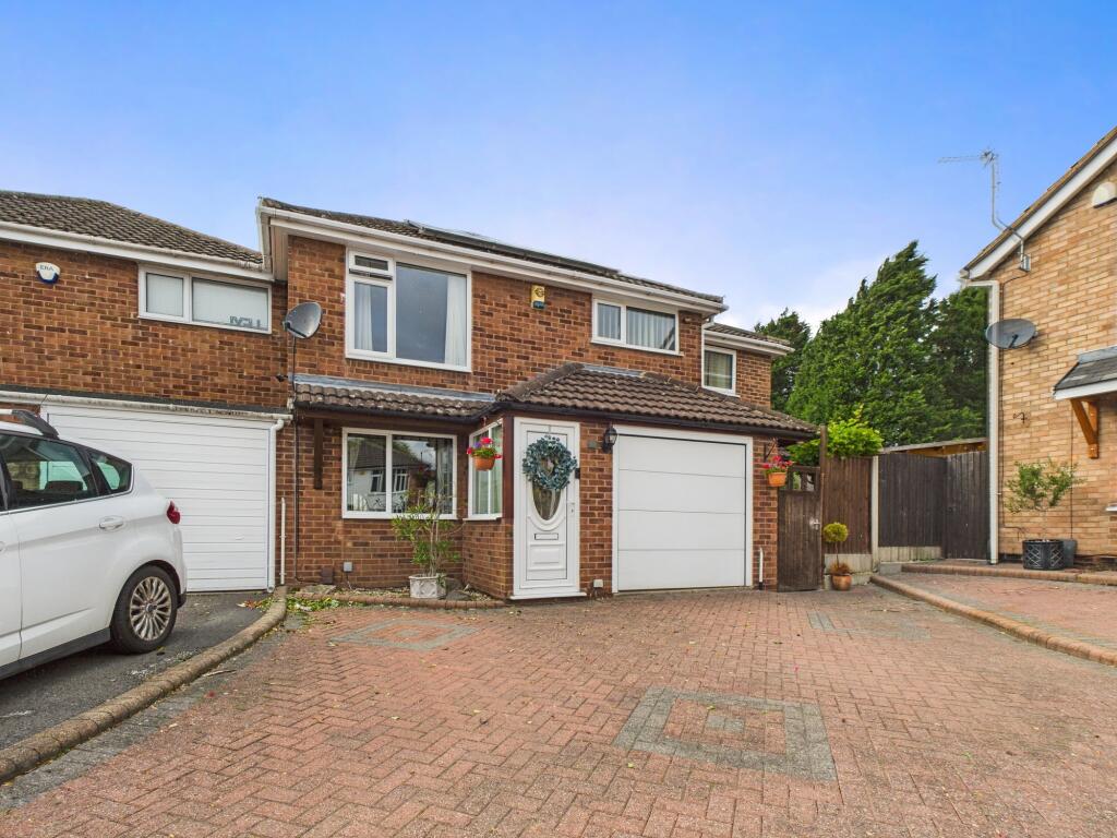 Main image of property: Links Close, Sinfin