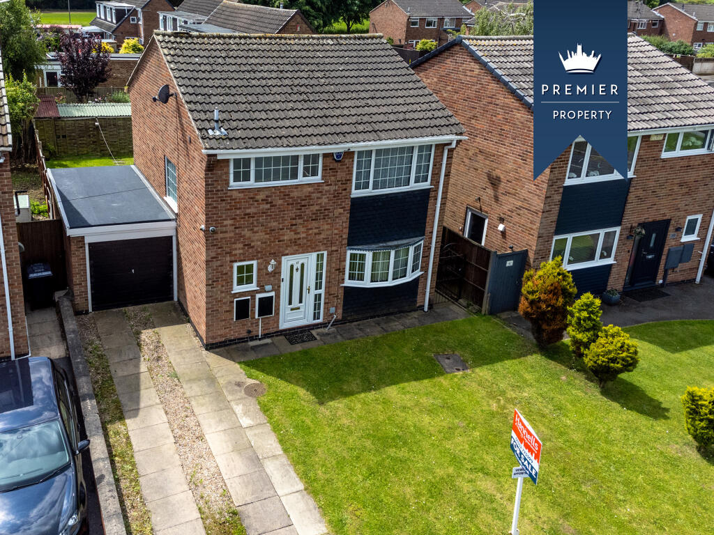 3 bedroom detached house for sale in Beaufort Road, Stenson Fields, DE24