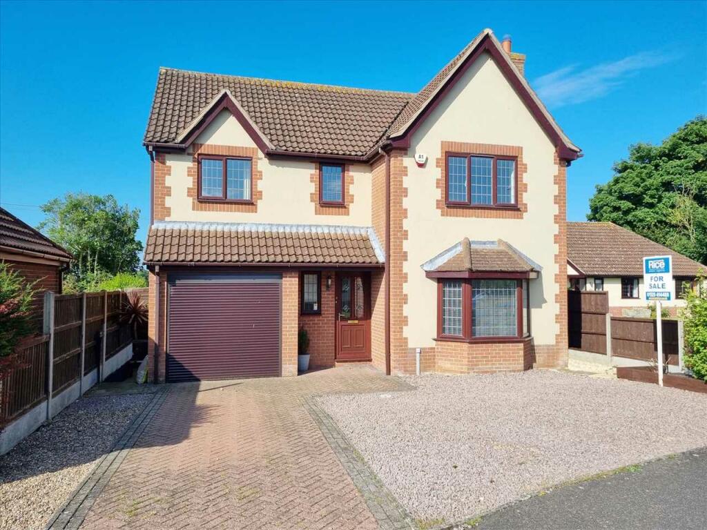 4 bedroom detached house for sale in Bramley Close, Heckington, NG34