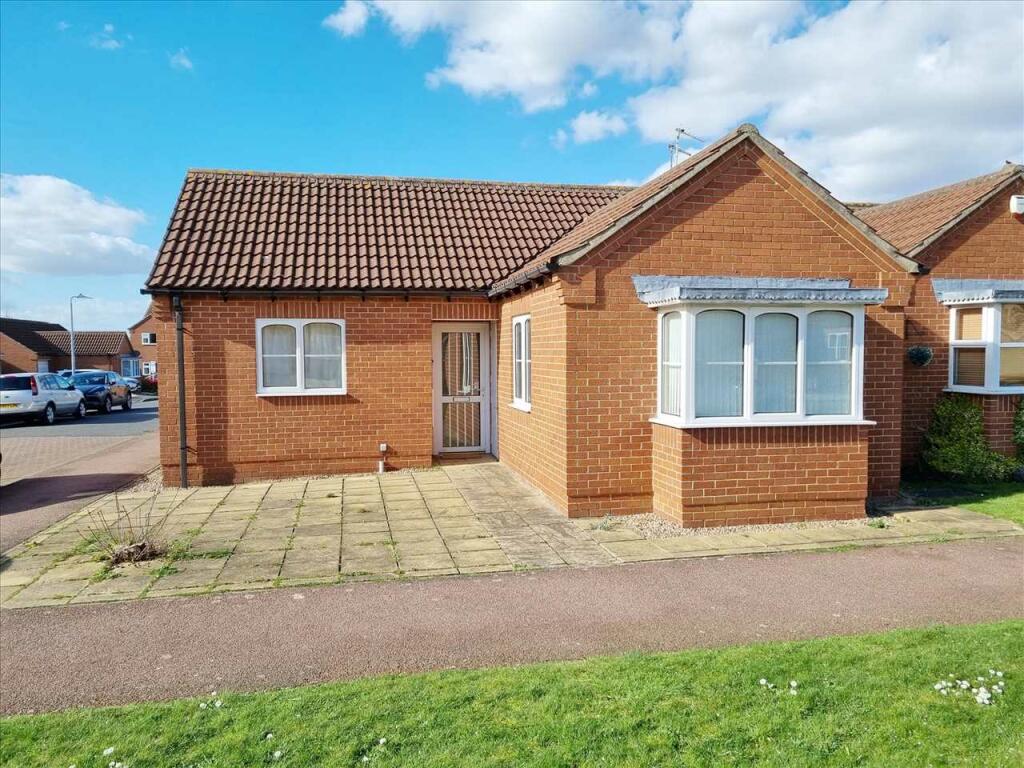 2 bedroom detached bungalow for sale in Court, Sleaford, NG34
