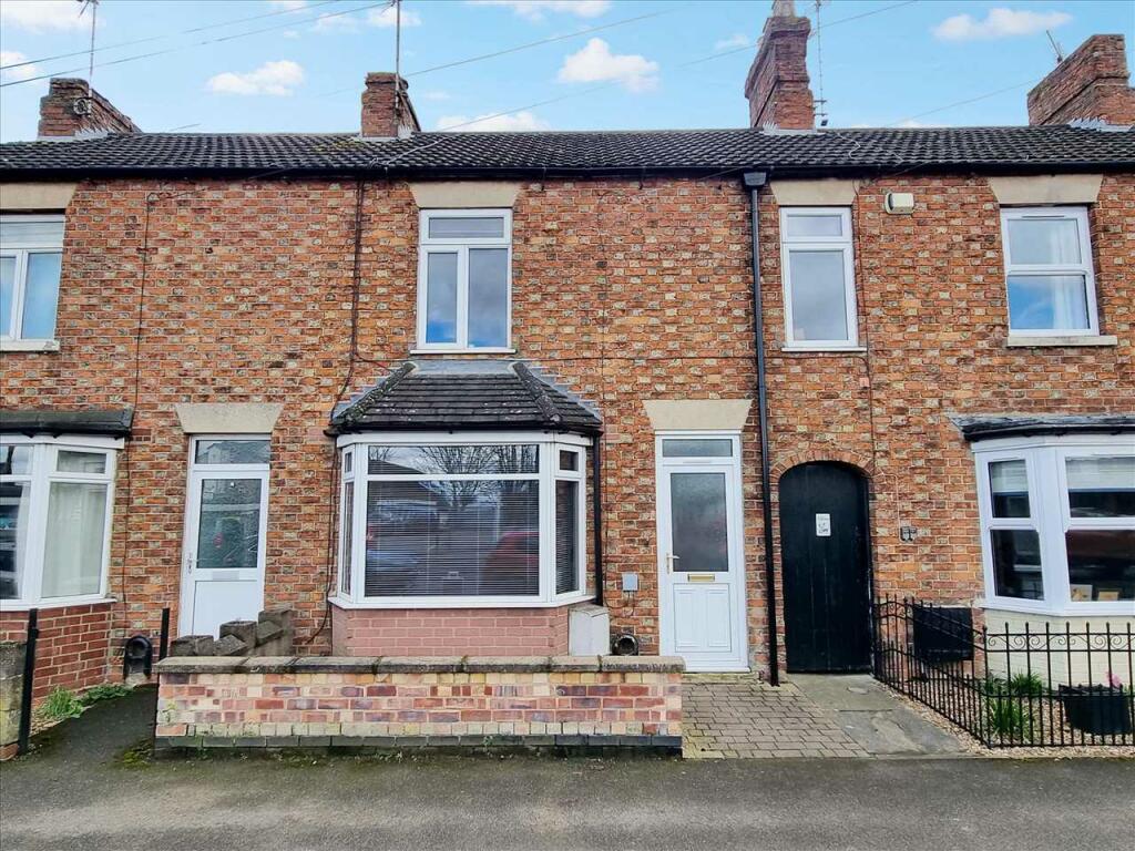 3 bedroom terraced house for sale in Grantham Road, Sleaford, NG34