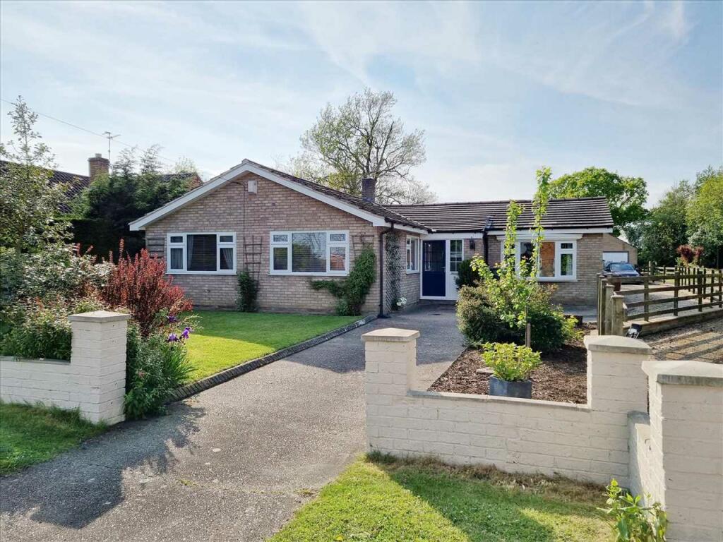 4 bedroom detached bungalow for sale in Main Street, Ewerby, NG34