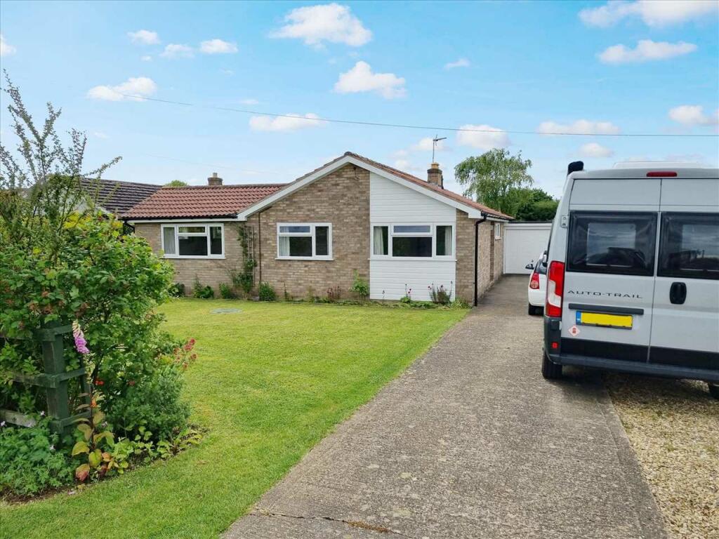 3 bedroom detached bungalow for sale in Seligstow, Ancaster Lane, Oasby