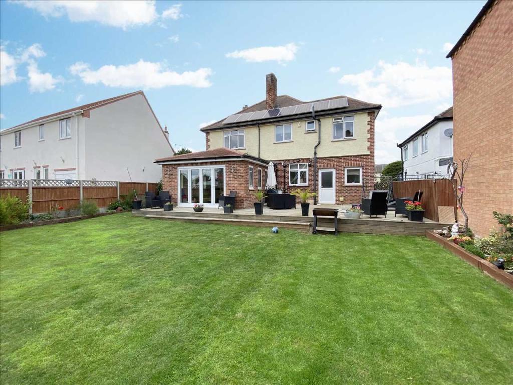 4 bedroom detached house for sale in Grantham Road, Sleaford, NG34