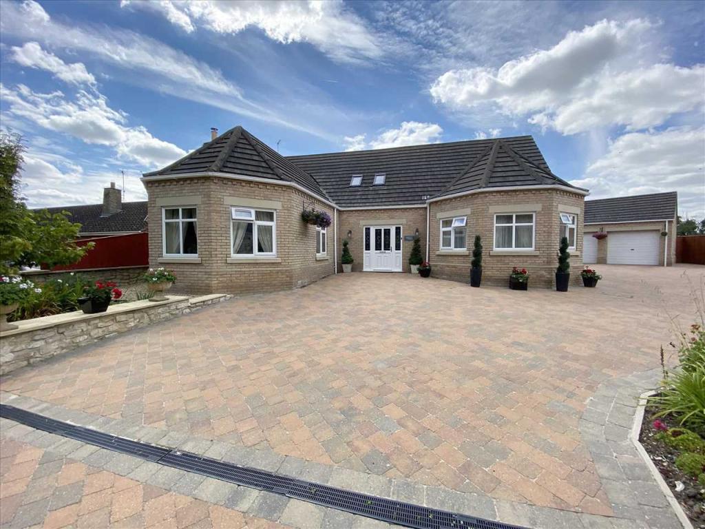 3 bedroom detached house for sale in Fairfield House, Aunsby, NG34