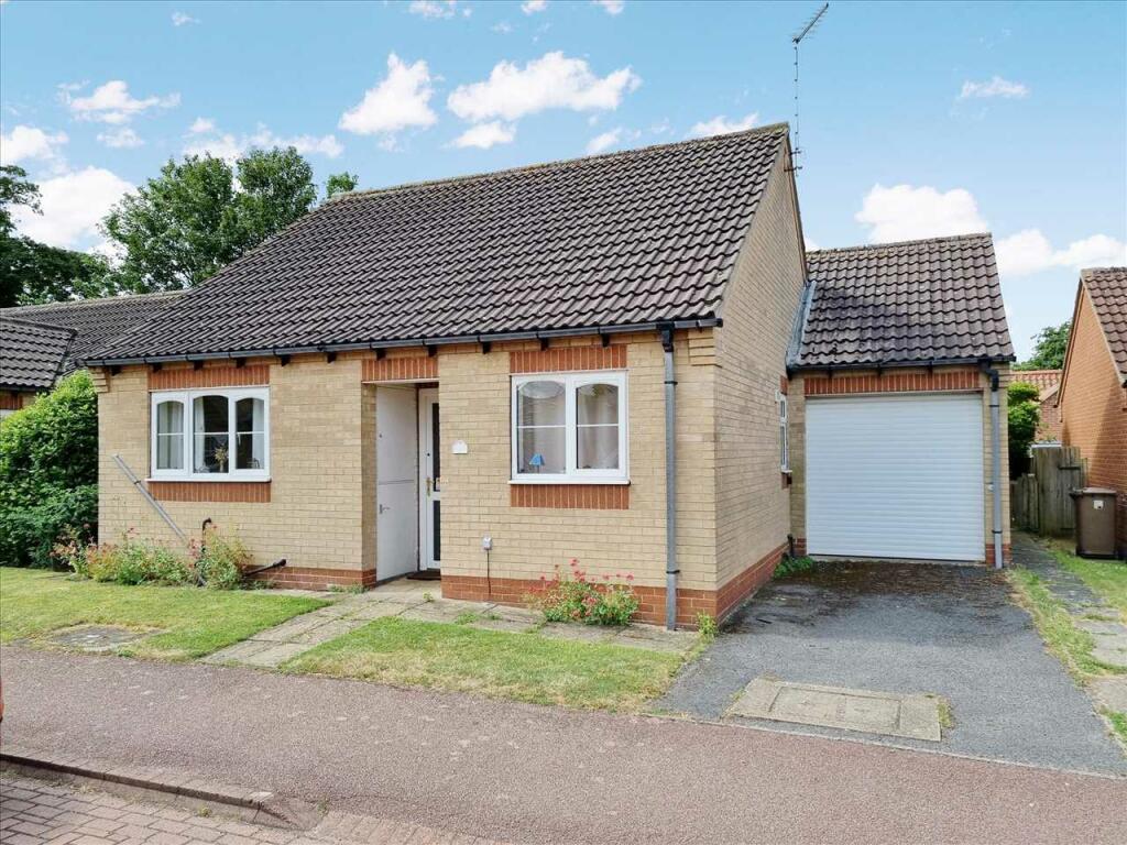 2 bedroom semidetached bungalow for sale in Court, Sleaford