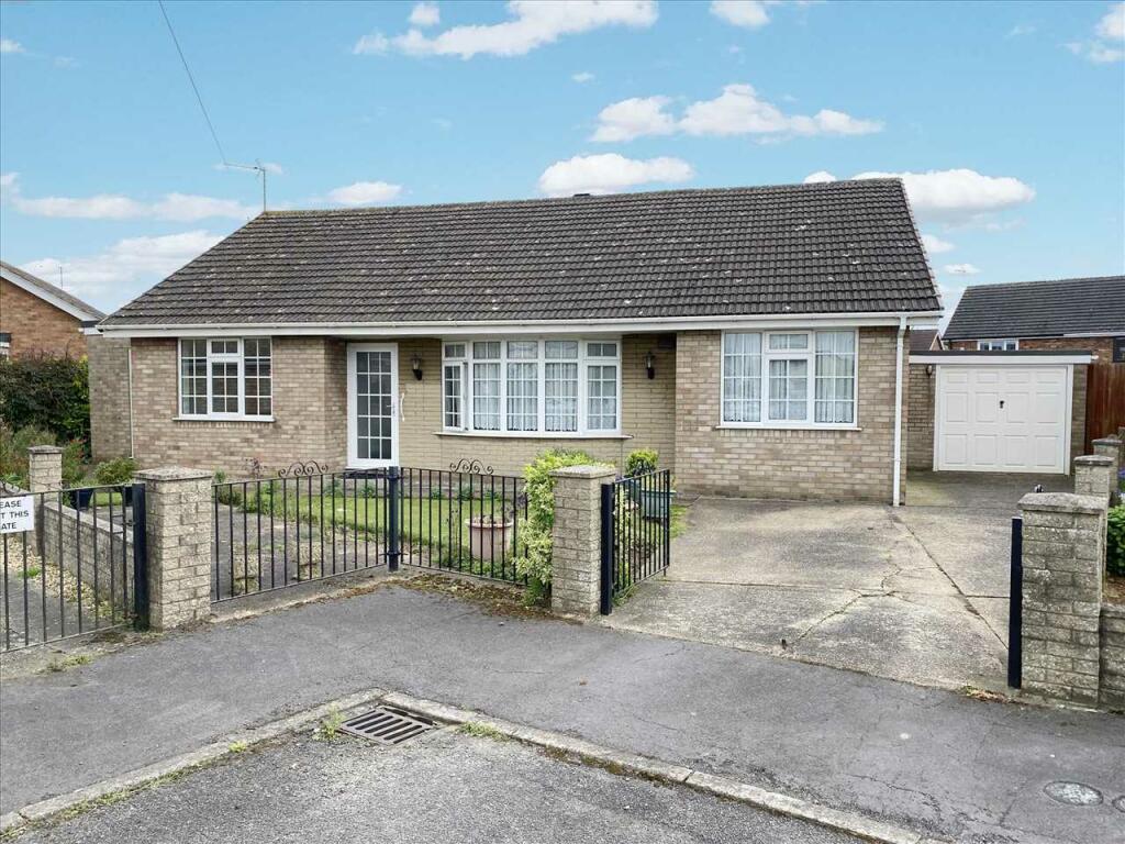 3 bedroom detached bungalow for sale in Witham Close, Ruskington