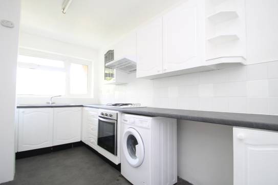 2 bedroom flat for rent in Adelaide Court, Copers Cope Road, BR3