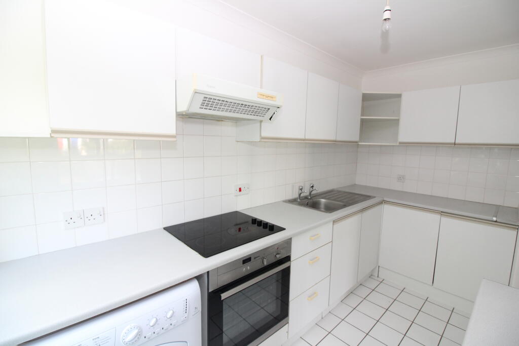 2 bedroom flat for rent in Bodiam Court, Westmoreland Road, Bromley, BR2