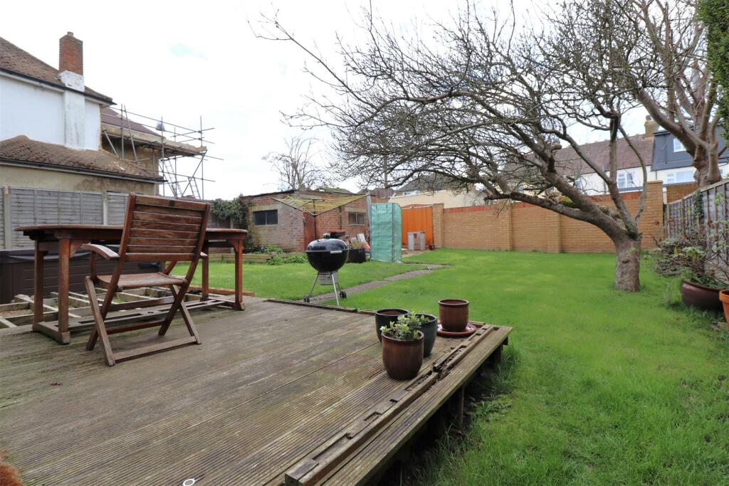 4 bedroom detached house for sale in Derby Road, Darland, ME5