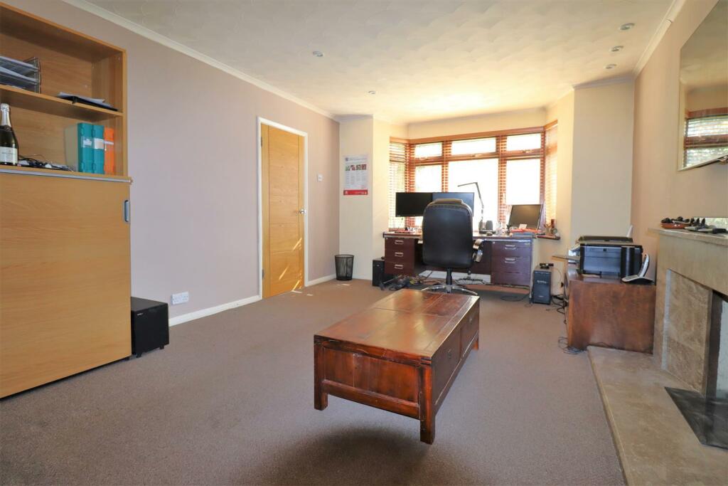 4 bedroom detached house for sale in Derby Road, Darland, ME5