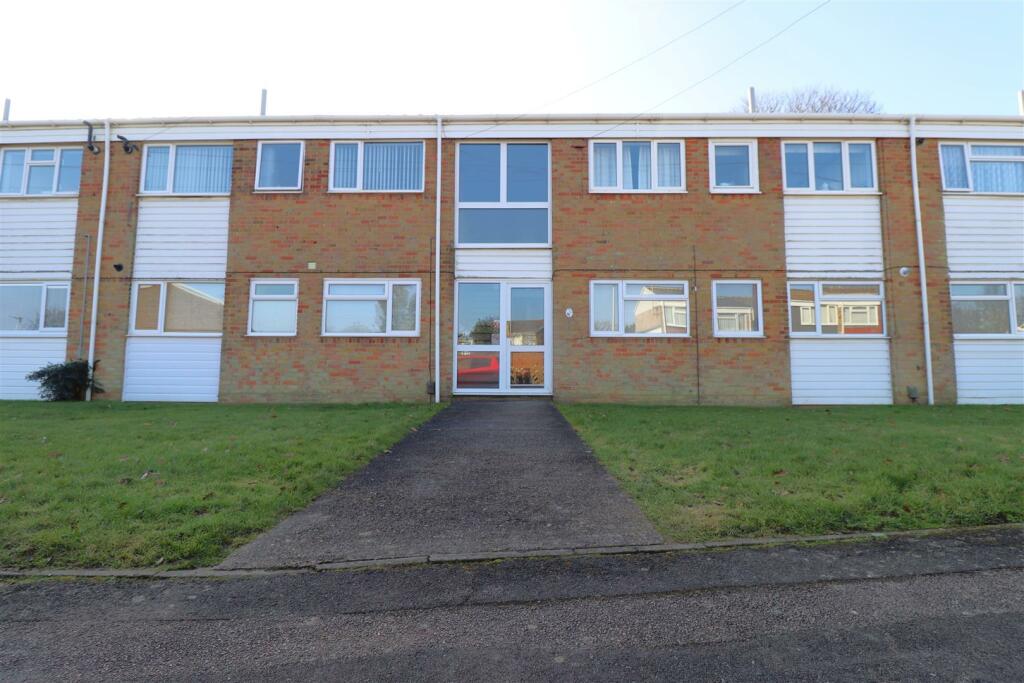 2 bedroom flat for sale in Sedley Close, Rainham, ME8