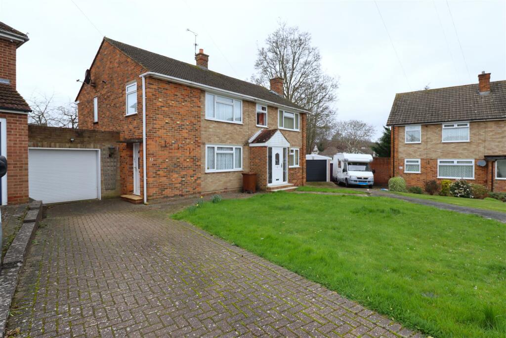 3 bedroom semidetached house for sale in Sandown Drive, Rainham, ME8