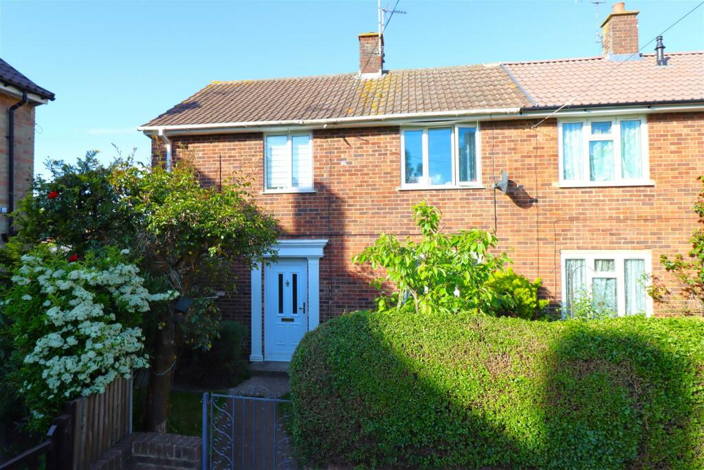 2 bedroom semidetached house for sale in Bonnington Green, Twydall, ME8