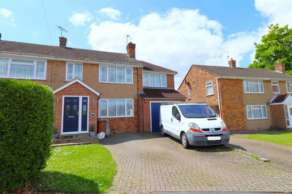 5 bedroom semidetached house for sale in Sandown Drive, Rainham, ME8