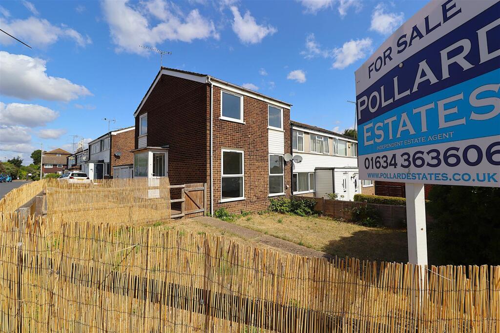 Main image of property: Station Road, Rainham