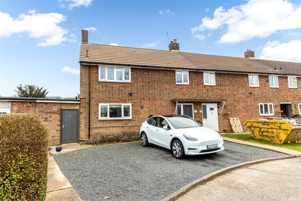 3 bedroom end of terrace house for sale in Churchill Crescent, Welham