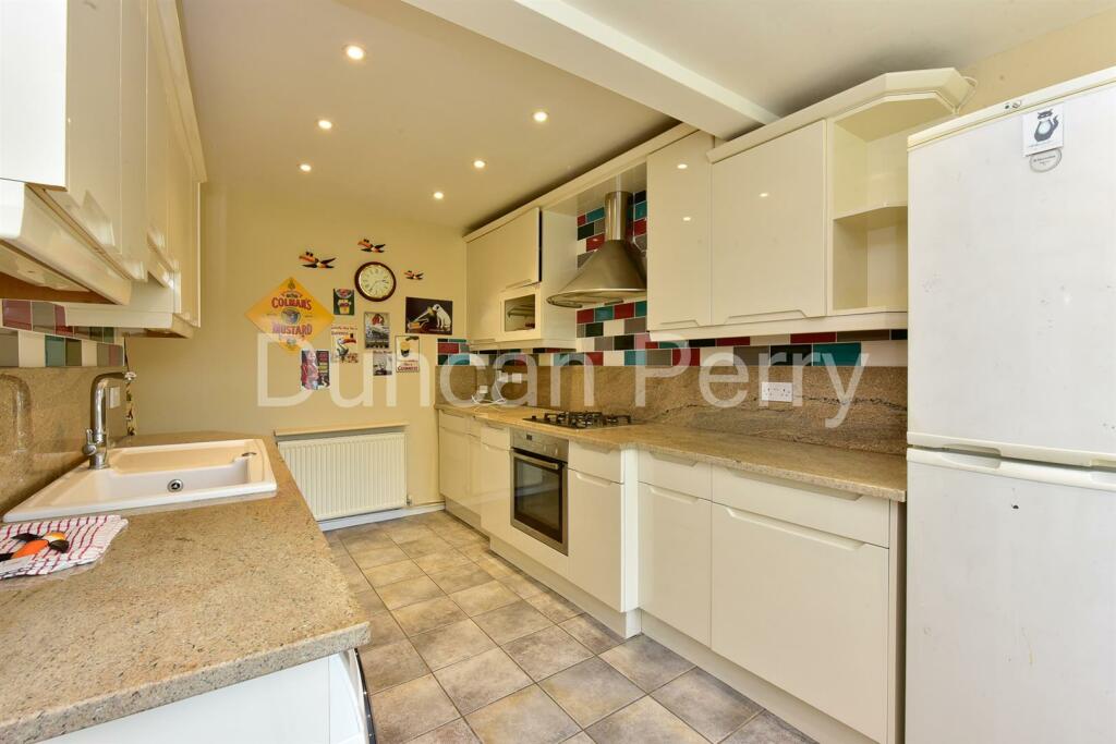 Additional property image - Skimpans Close, Welham Green