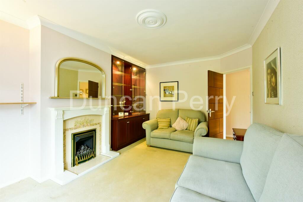 Additional property image - Skimpans Close, Welham Green