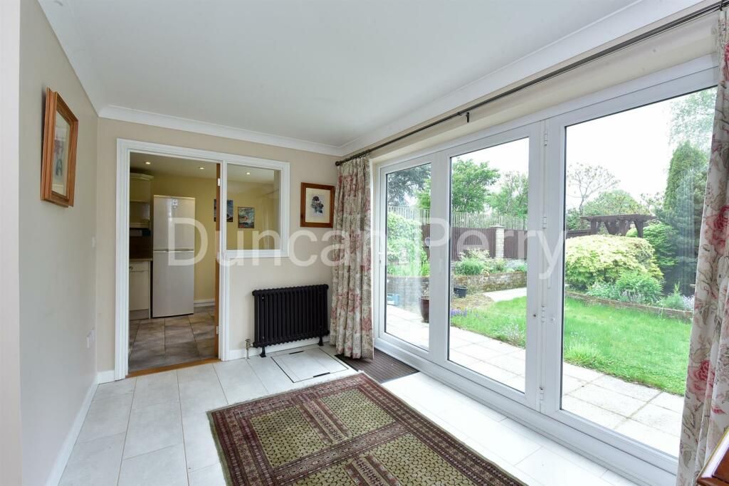 Additional property image - Skimpans Close, Welham Green