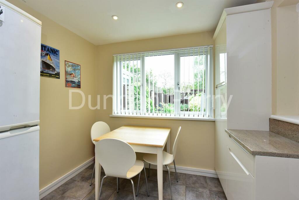 Additional property image - Skimpans Close, Welham Green